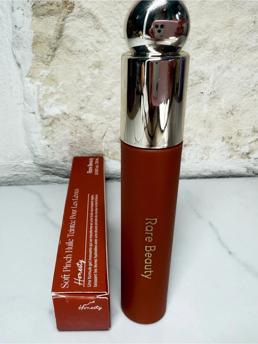 ⭐ RARE BEAUTY SOFT PINCH TINTED LIP OIL - HONESTY